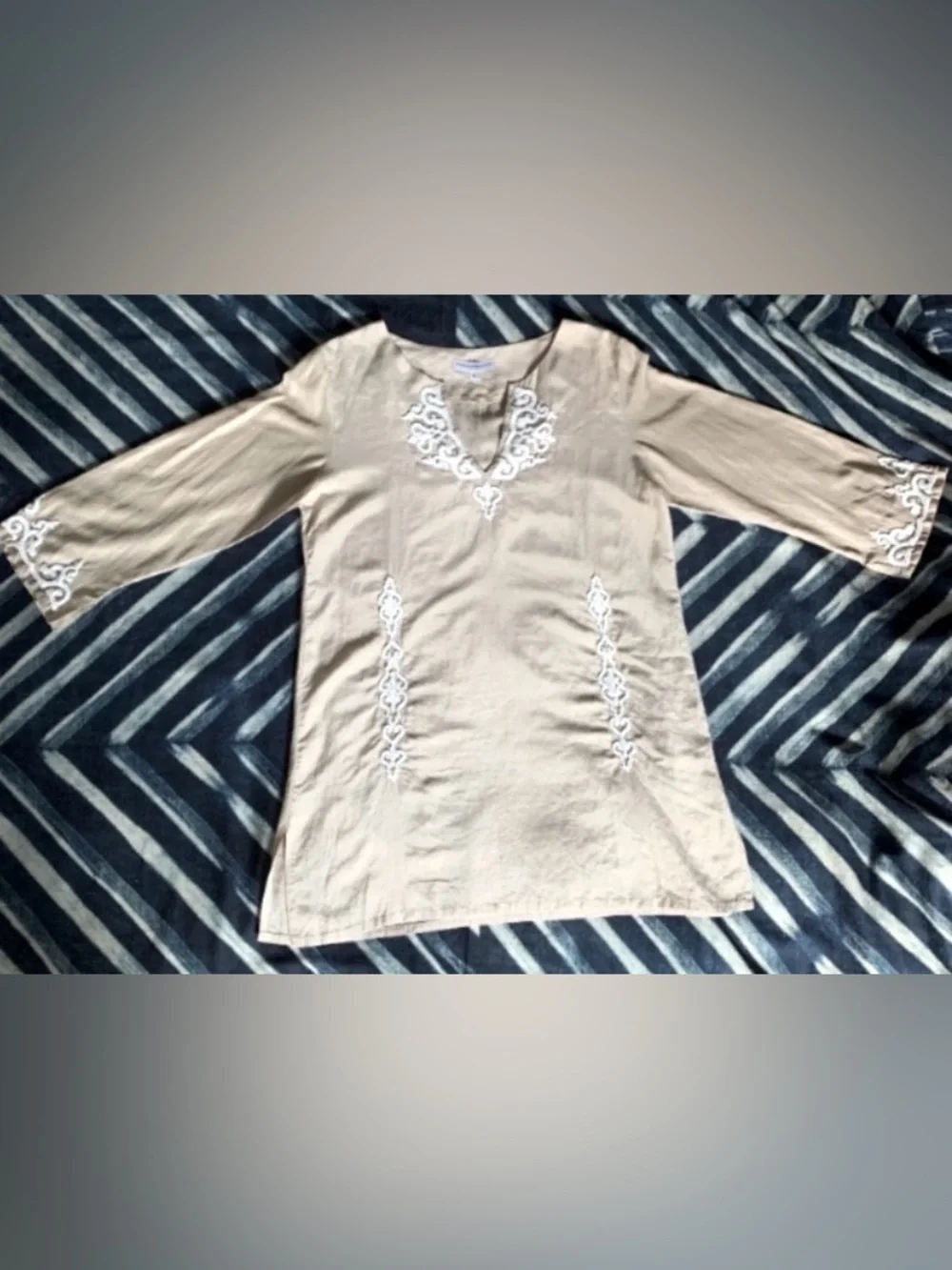 Armand Diradourian Silk Beaded Top with White Embroidery - Picture 4 of 10